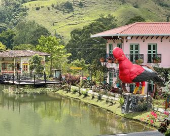 Hotel Lago Valdivia - Jardin - Вигляд зовні
