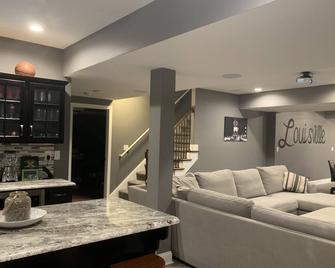 Kentucky Derby And Pga House Rentals - Louisville - Soggiorno