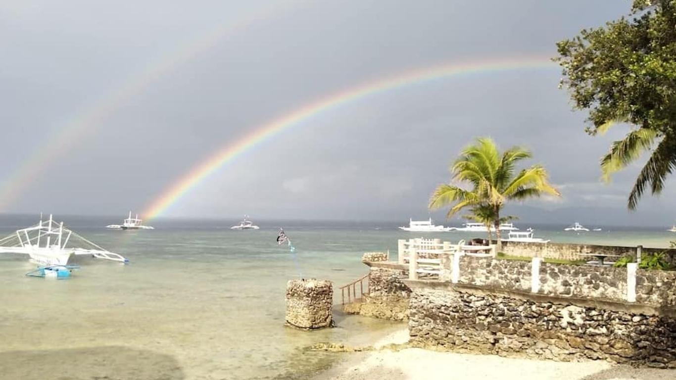 Love's Beach And Dive Resort