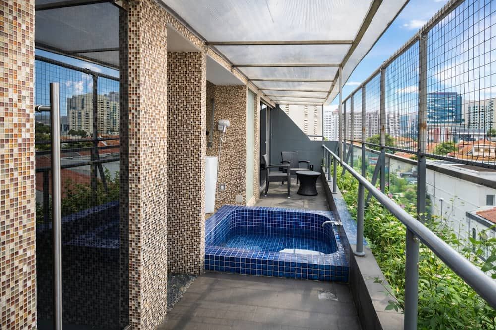 إي هو تل ديكسون