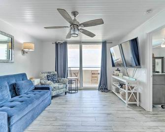 Sunny Hudson Condo with Private Beach Access! - Hudson - Sala de estar