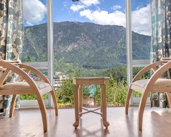 Sparsh Resort - Manali - Balcón