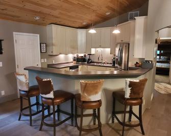 Privacy in the Pines - Nisswa - Kitchen