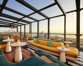Four Seasons Hotel Mumbai - Bombay - Balkon