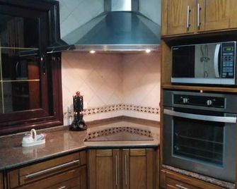 230 Sq M flat in heart of Nasr City,15 M.from airport,few mins frm several mals. - El Cairo - Cocina