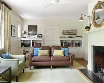 Oakhurst Inn - Charlottesville - Sala de estar