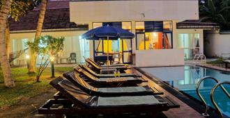 Edelweiss Resort - Mirissa - Bể bơi