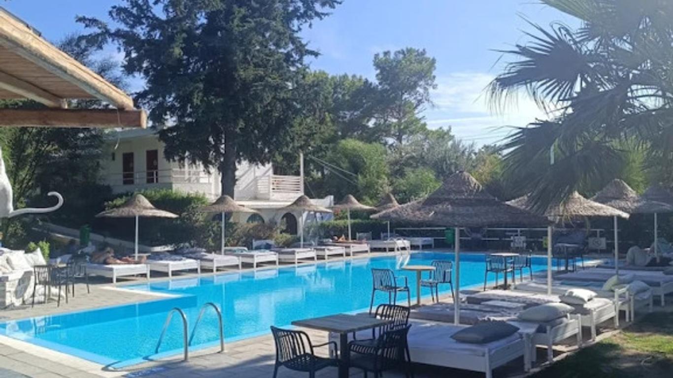 Trees Art Hotel & Suites