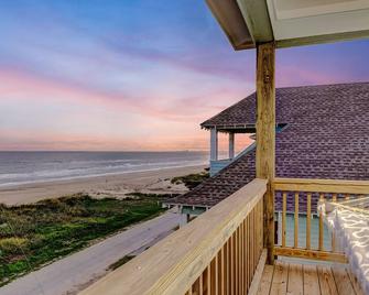 Beachfront - Hot Tub - Bbq - 14 Guests - Bolivar Peninsula - Balkon