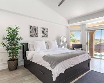 Lovely Home with Pool and Mountain Views - Fountain Hills - Bedroom