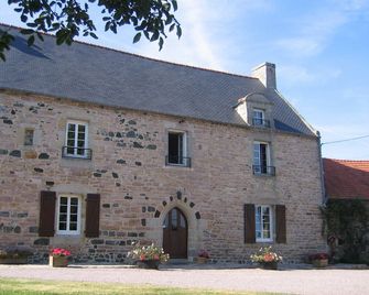 Countryside apartment near the sea (sleeps 2 to 4) - Erquy - Bâtiment