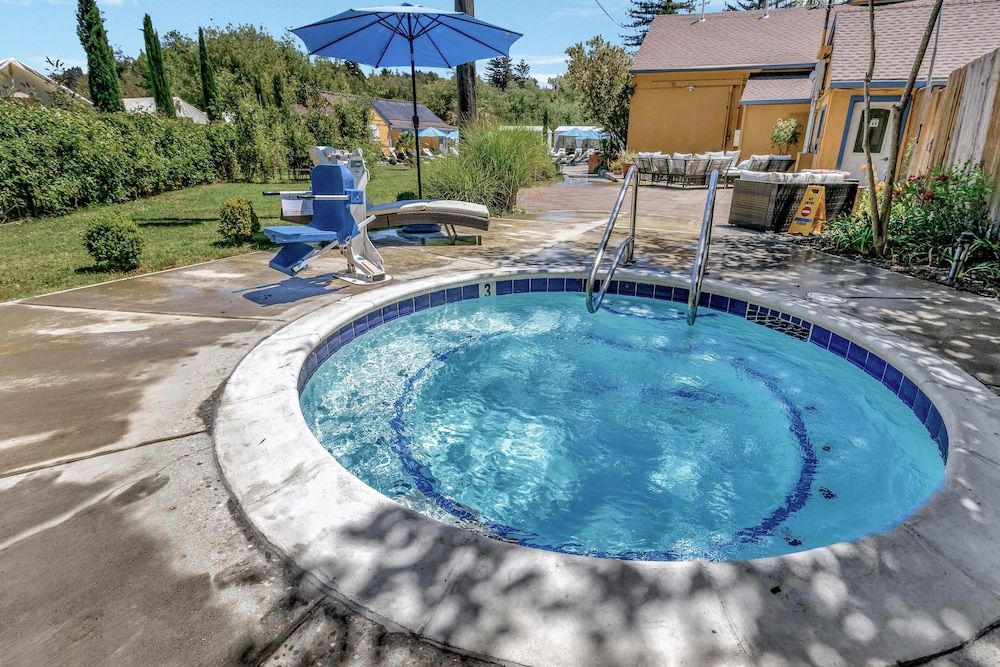 Surrey Resort - Guerneville - Piscine