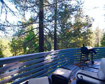 Glimmer Chalet Treetop A-Frame Cabin Lak - Lake Arrowhead - Balcon
