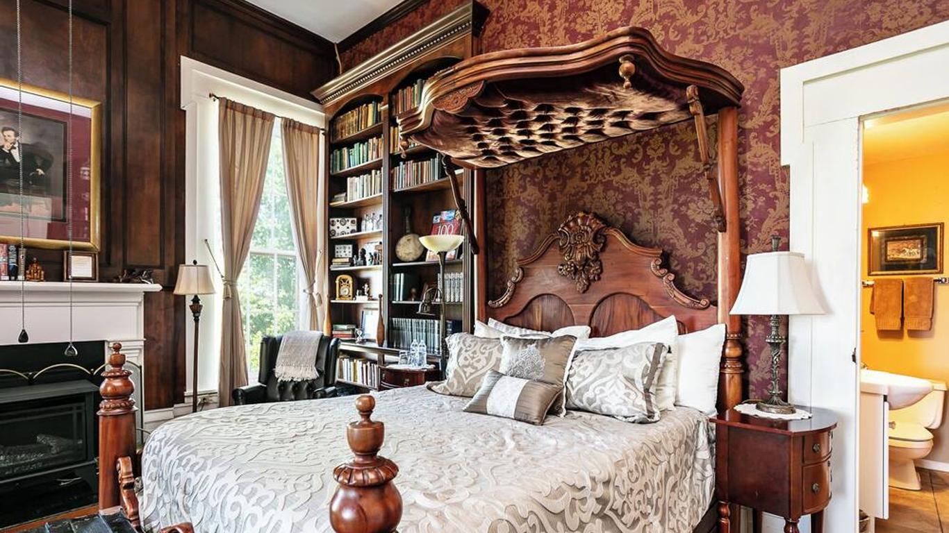 Maple Hill Manor Bed & Breakfast