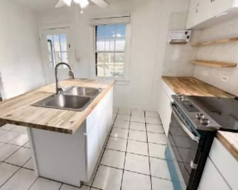 Fully furnished cozy 2-bedroom apartment on quiet lot in Orangeburg, SC - Orangeburg - Kuchyň