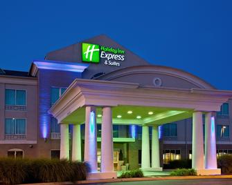 Holiday Inn Express Hotel & Suites Greenwood - Greenwood - Building