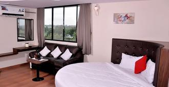 Hotel Prestige Point - Nashik - Bedroom