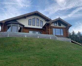 Privacy @ Bras d’Or Lakes Sun House Chalet - St. Peter's - Building