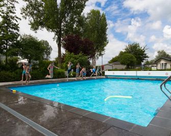 Nice safari tent near recreation area - Noord-Scharwoude - Piscina