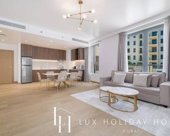 Lux The La Mer By The Sea Suite 4 - Dubai - Living room
