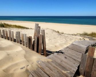 At the edge of Lake Leon (Vielle beach), renovated 3-bedroom gite and enclosed garden - Vielle-Saint-Girons - Playa