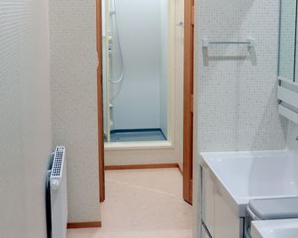 Ocho Guest House - Sapporo - Baño