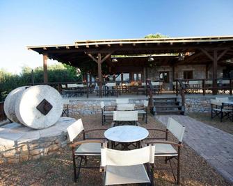 Melitsina Village Hotel - Kardamyli - Патіо