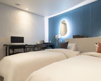 Uiwang Nine Hotel - Uiwang - Bedroom