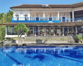 Kampung Lumbung Boutique Hotel - Batu - Pool