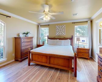 The American Dream Where To Stay When Away - Ardmore - Bedroom
