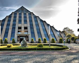 Piramida Park Hotel & Wellness - Tychy - Edificio