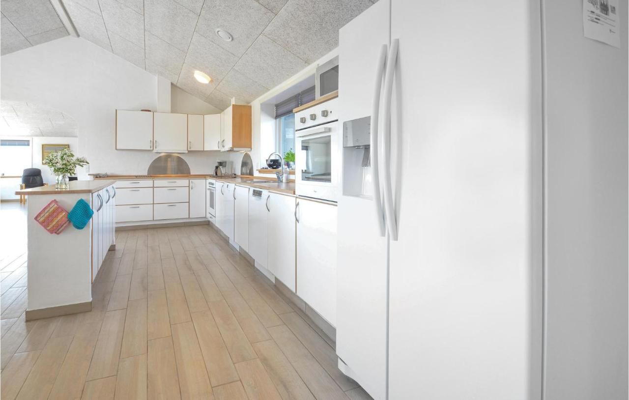 Eight-Bedroom Holiday Home In Vestervig – Agger