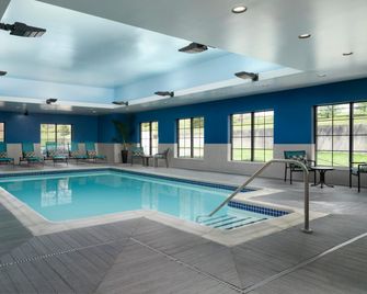 Hampton Inn & Suites Yonkers - Westchester - Yonkers - Pool