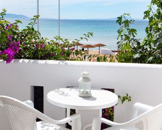 Amaryllis Beach Hotel - Chrisi Akti - Balcon