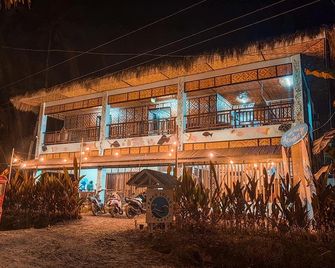 Tres Islas Hostel - ג'נרל לונה (סוריאגו דל נורטה) - בניין