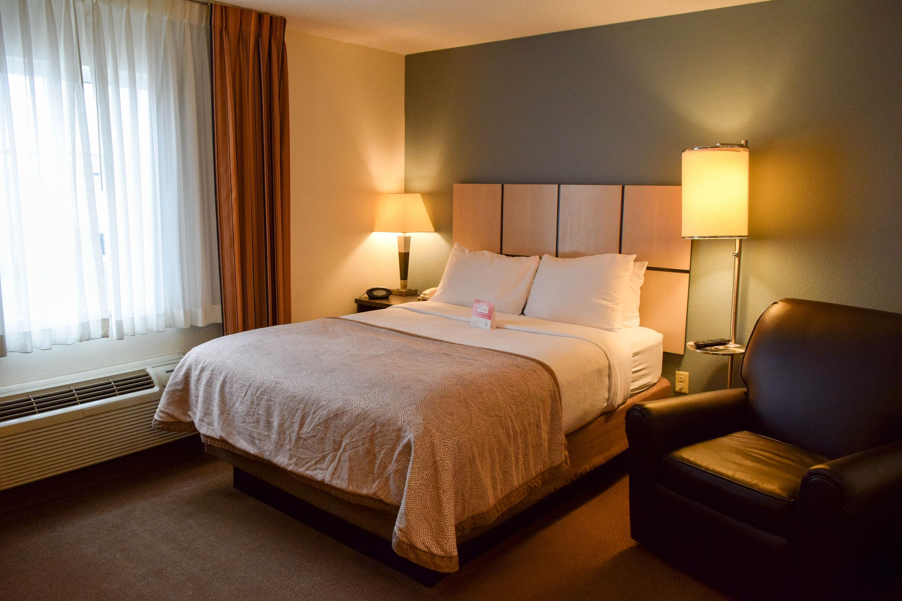 Candlewood Suites Wichita - Airport by IHG - וויצי'טה - חדר שינה