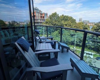 Harbourview Executive Condo by Emr Vacation Rentals - Victoria - Balcony