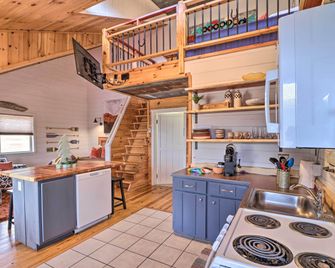 Cheery Pet-Friendly Studio with Shared Fire Pit - Mountain View - Кухня