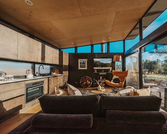 Aruna Estate - Penrose - Living room
