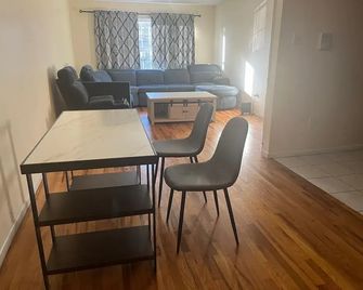 Nwk 457 Rm 112-B - Newark - Sala de jantar