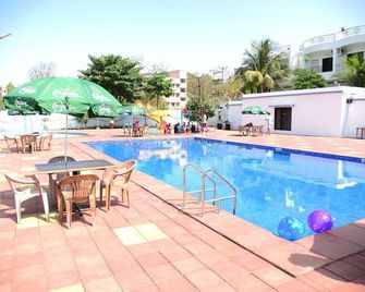River Touch Resort - Silvassa - Pool
