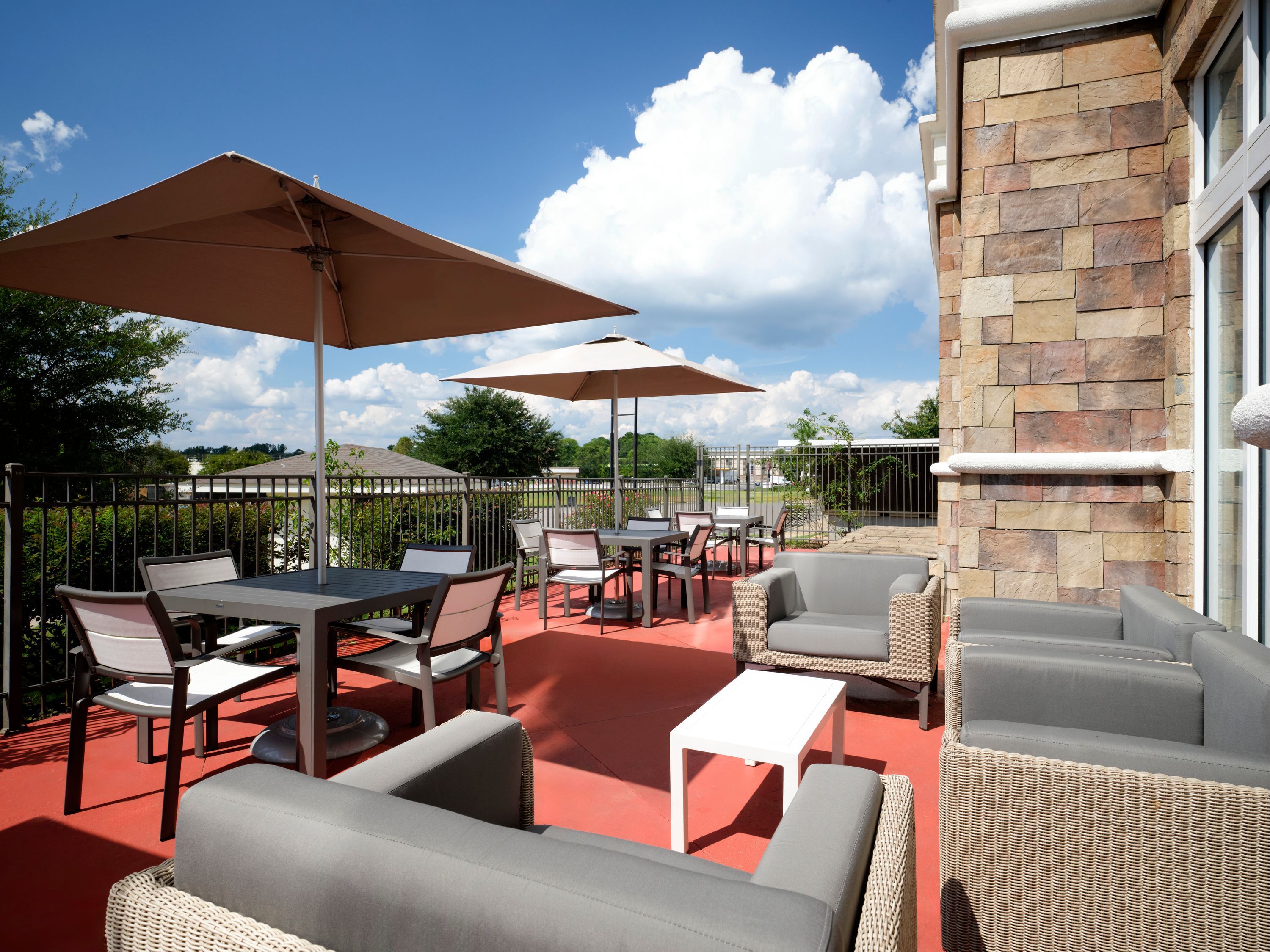 Holiday Inn Meridian E - I 20/I 59 By IHG - מרידיאן - פטיו