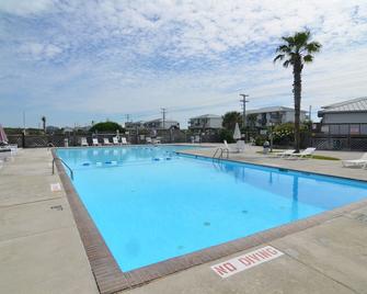 Updated Queen's Grant Oceanfront Condo, Topsail Beach -Pool, Boat Access - Topsail Beach - Piscina