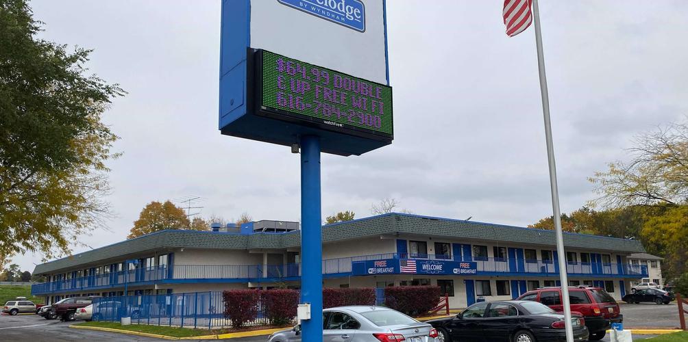 Travelodge By Wyndham Grand Rapids North 58 7 2 Grand Rapids Hotel Deals Reviews Kayak