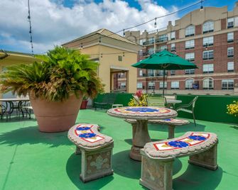 Quality Inn Savannah Historic District - Savannah - Patio