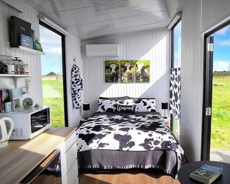 Taranaki Creekside Kiwi by Tiny Away - Stratford