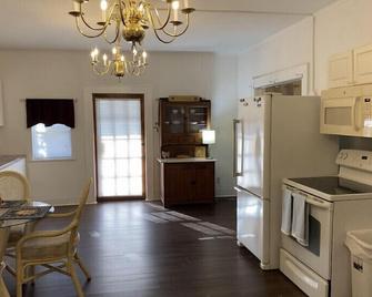 Spacious 1/1 apartment near Stetson, sky diving, river, springs, racing, beaches - DeLand - Room amenity