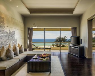 Pullman Phuket Arcadia Karon Beach Resort - Karon - Bedroom