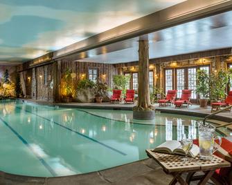 鏡湖水療酒店渡假村 - 普雷西德湖 - 普萊西德湖（紐約） - 游泳池