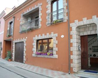 B&b Rosaviola - Teulada - Gebäude